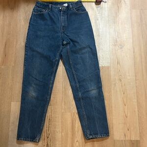 Classic Blue Levi’s Denim Jeans Fits Size 4-6